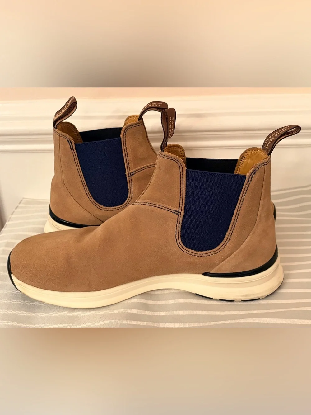 Blundstone Men's 2146 Suede Tan Leather Pull On Chelsea Boots 10 US/ 9 UK EUC